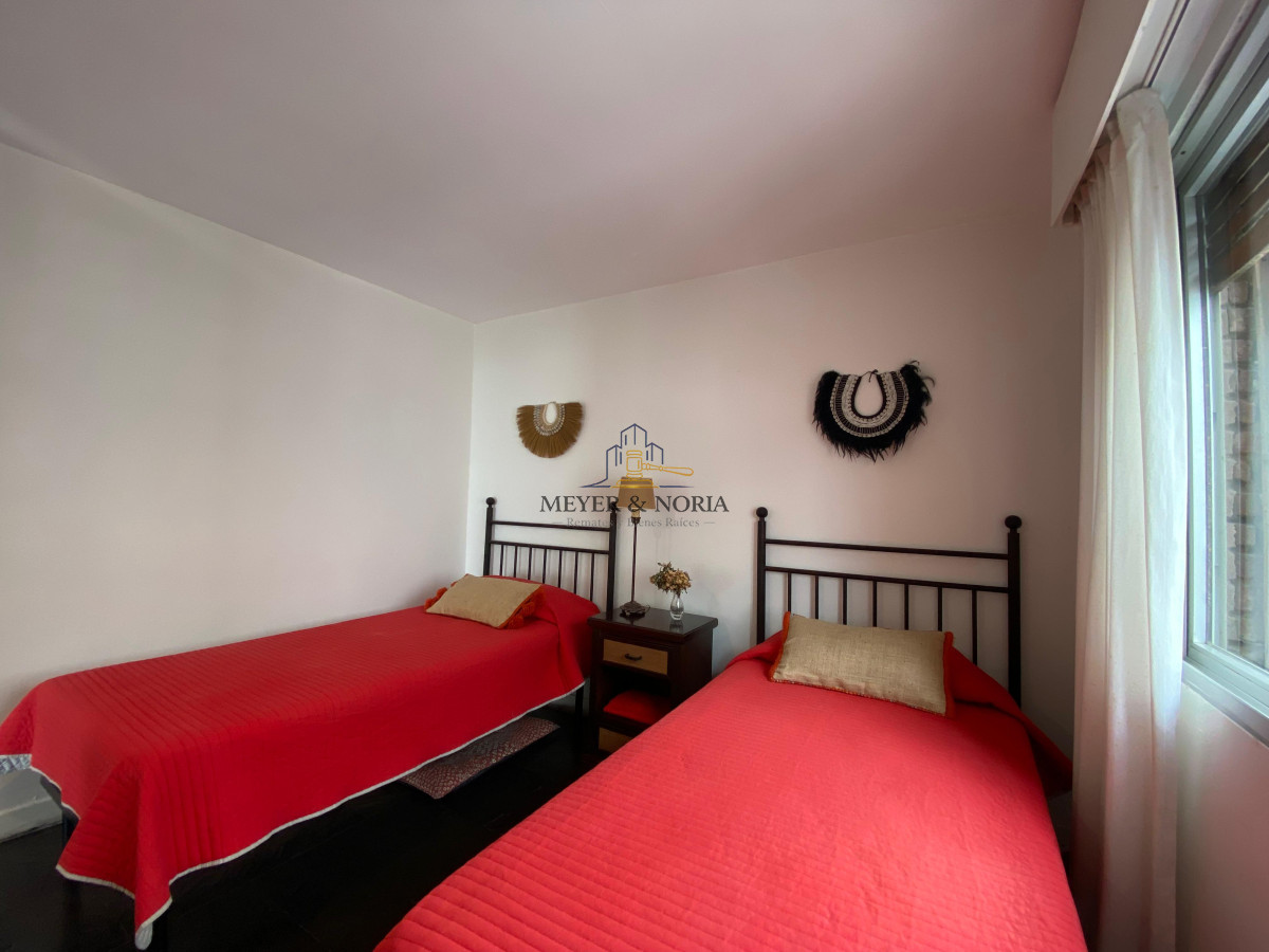 Apartamento ID.184 - Vende apartamento con vista al mar de 3 dormitorios, Punta del Este