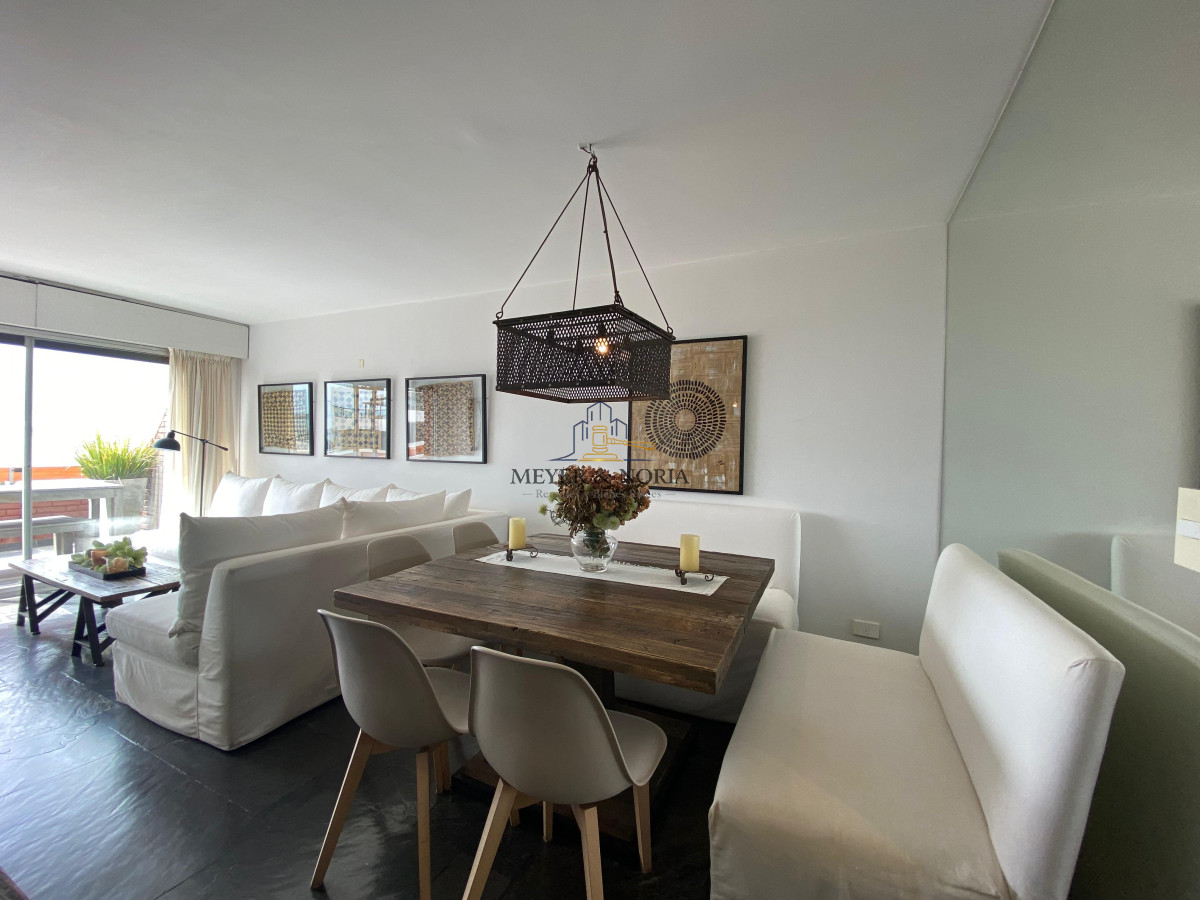 Apartamento ID.184 - Vende apartamento con vista al mar de 3 dormitorios, Punta del Este