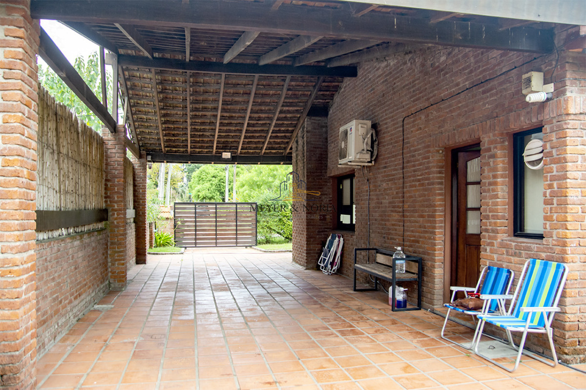 Casa ID.153 - En venta casa de 3 Dormitorios en Jardines de Córdoba con Barbacoa 