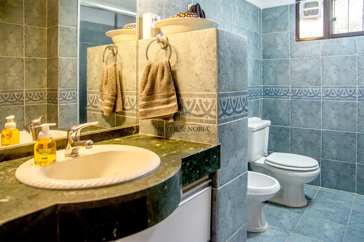 Casa ID.153 - En venta casa de 3 Dormitorios en Jardines de Córdoba con Barbacoa 