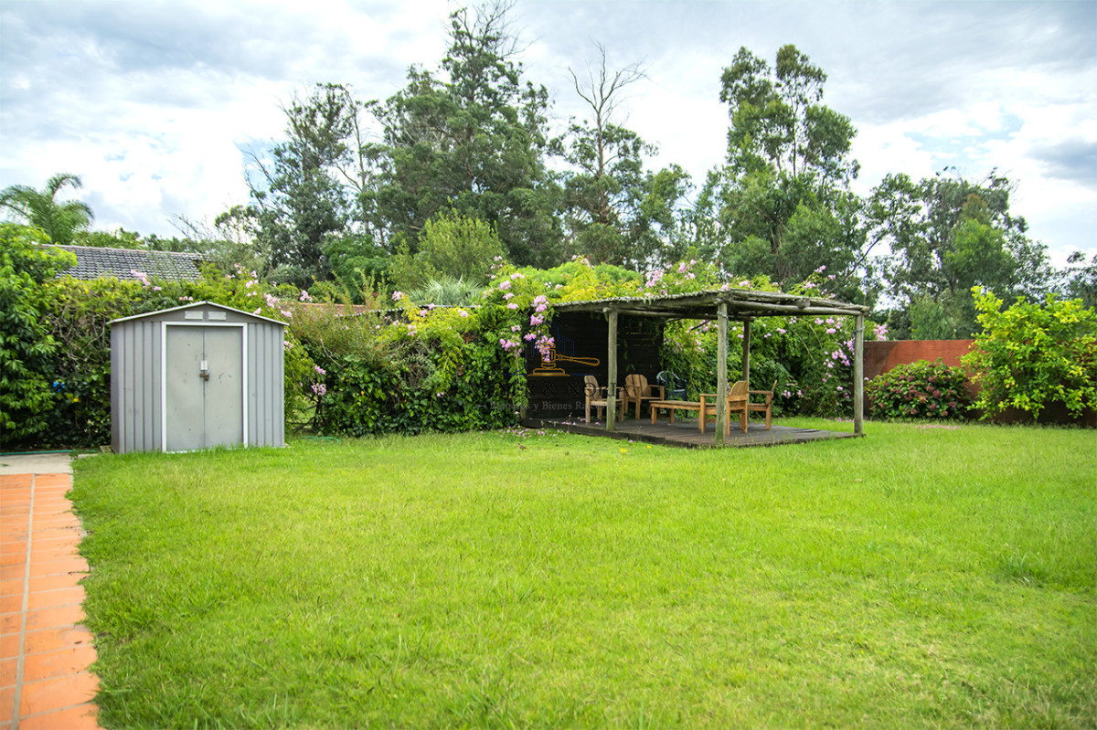 Casa ID.153 - En venta casa de 3 Dormitorios en Jardines de Córdoba con Barbacoa 