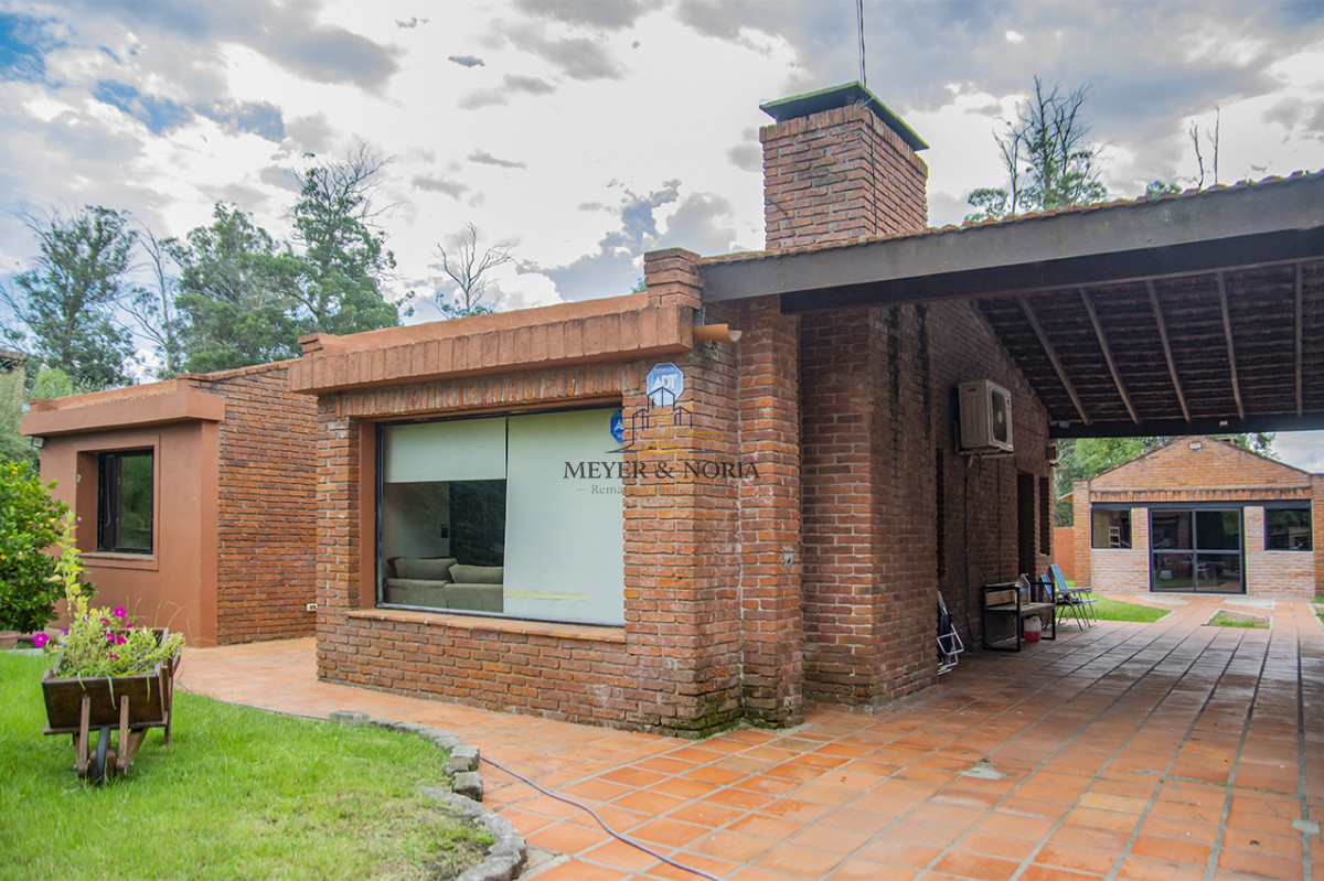 Casa ID.153 - En venta casa de 3 Dormitorios en Jardines de Córdoba con Barbacoa 