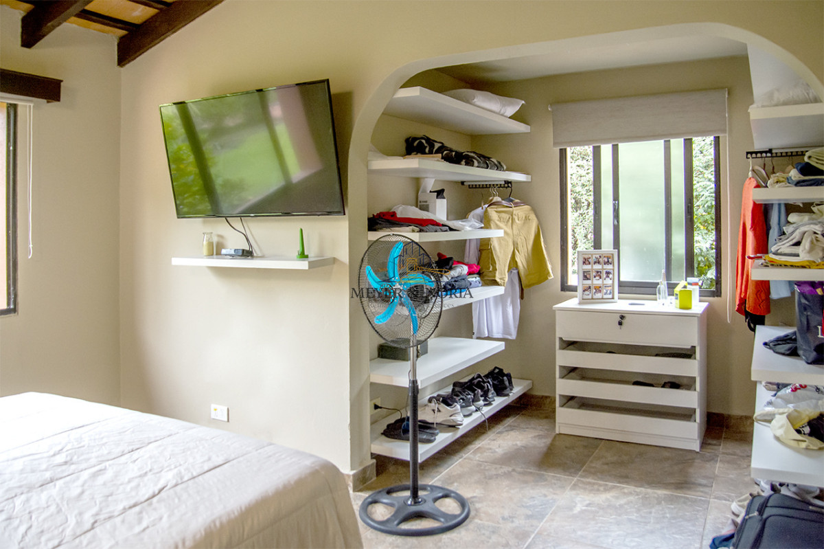 Casa ID.153 - En venta casa de 3 Dormitorios en Jardines de Córdoba con Barbacoa 