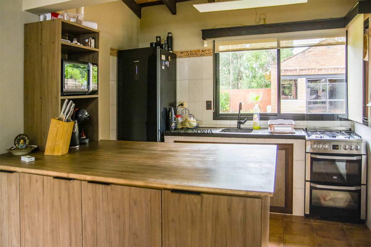 Casa ID.153 - En venta casa de 3 Dormitorios en Jardines de Córdoba con Barbacoa 