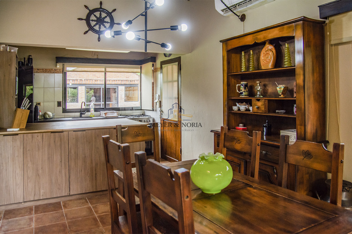 Casa ID.153 - En venta casa de 3 Dormitorios en Jardines de Córdoba con Barbacoa 