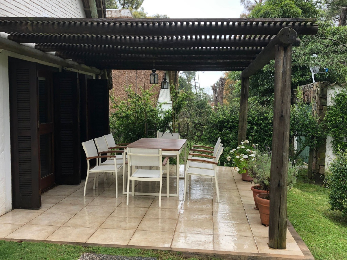 Casa ID.102 - Casa 3 dormitorios a la venta en Pinares Punta del Este