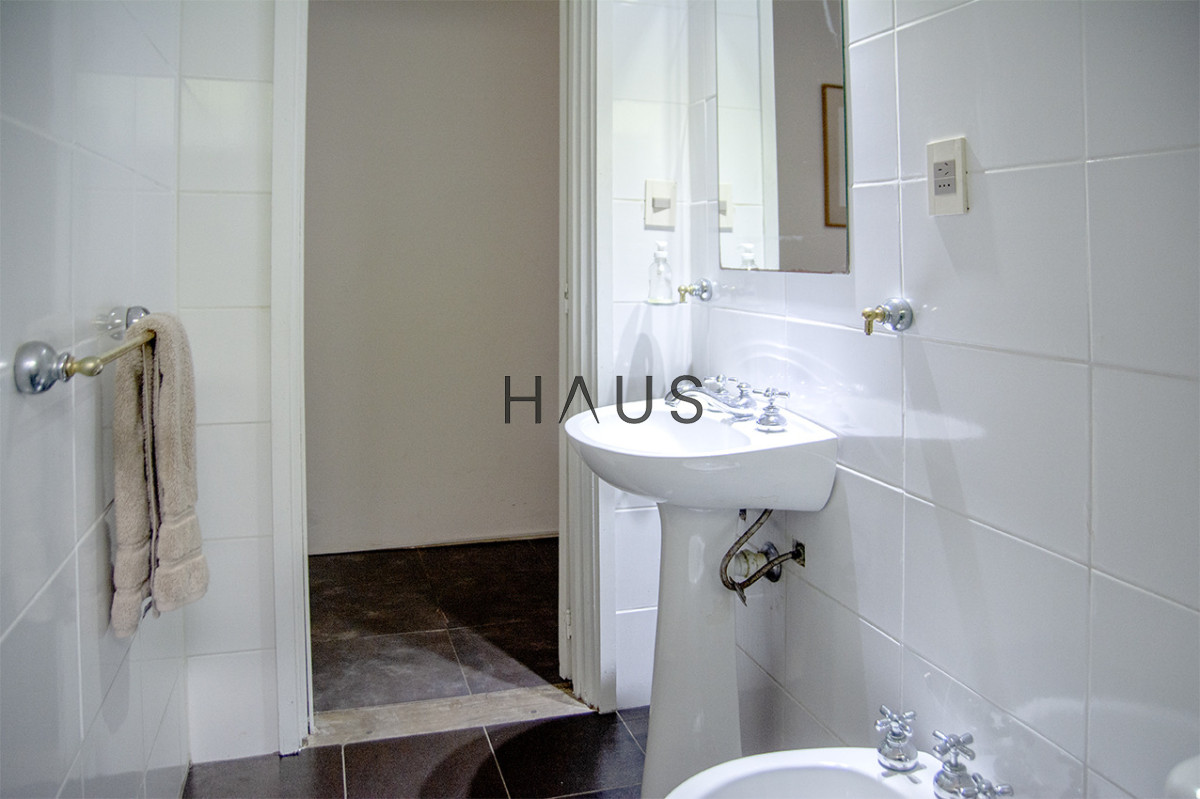 Casa ID.736 - Excelente chalet de 5 dormitorios en venta a pasos de Playa Mansa Punta del Este