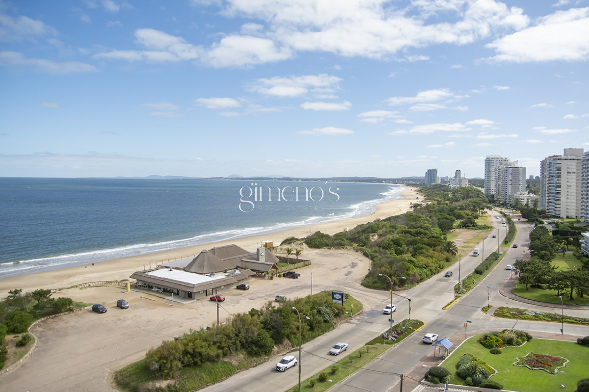 Apartamento ID.1260 - Apartamento de 3 dormitorios en Venta primeras paradas de Playa Mansa 