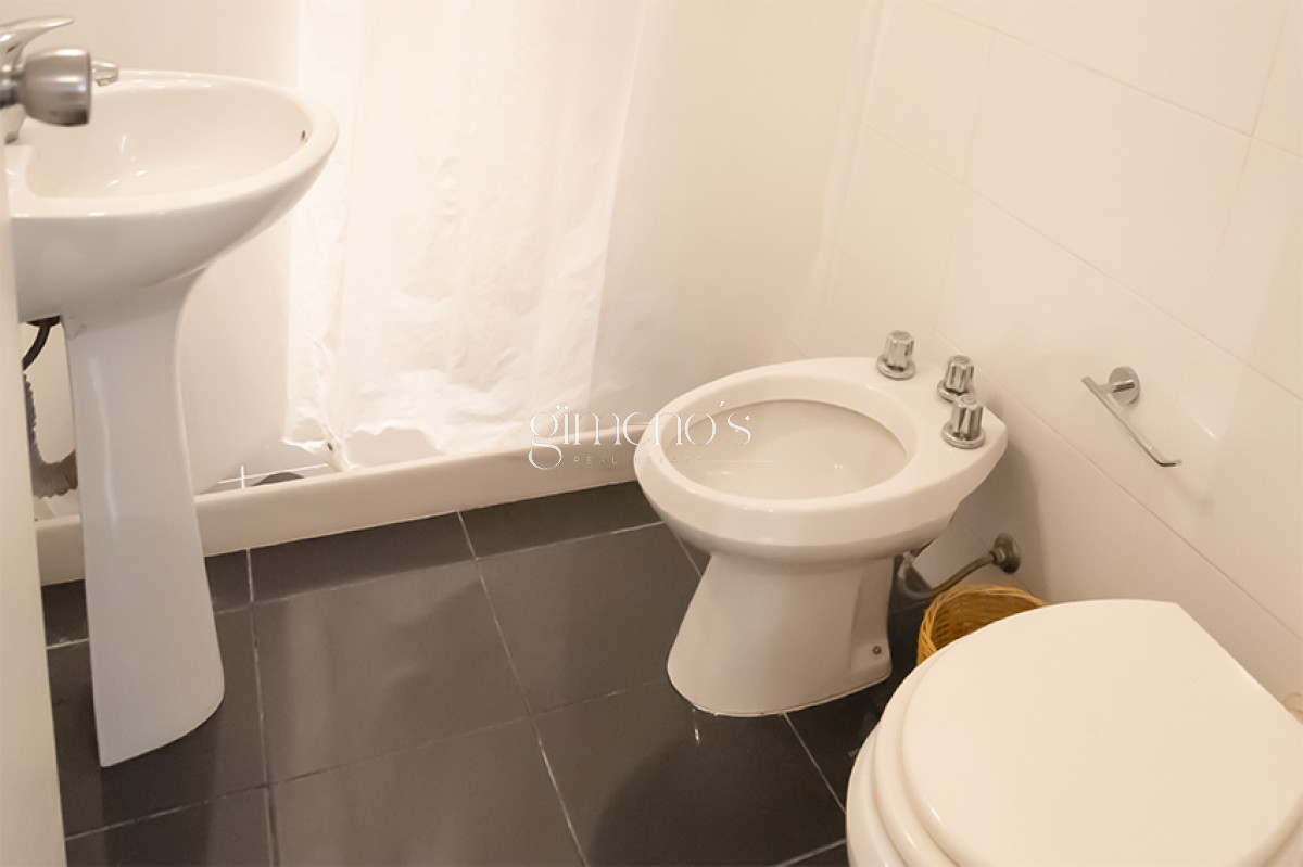 Apartamento ID.675 - Apartamento en Venta 3 Dormitorios en  zona Puerto de Punta del Este.