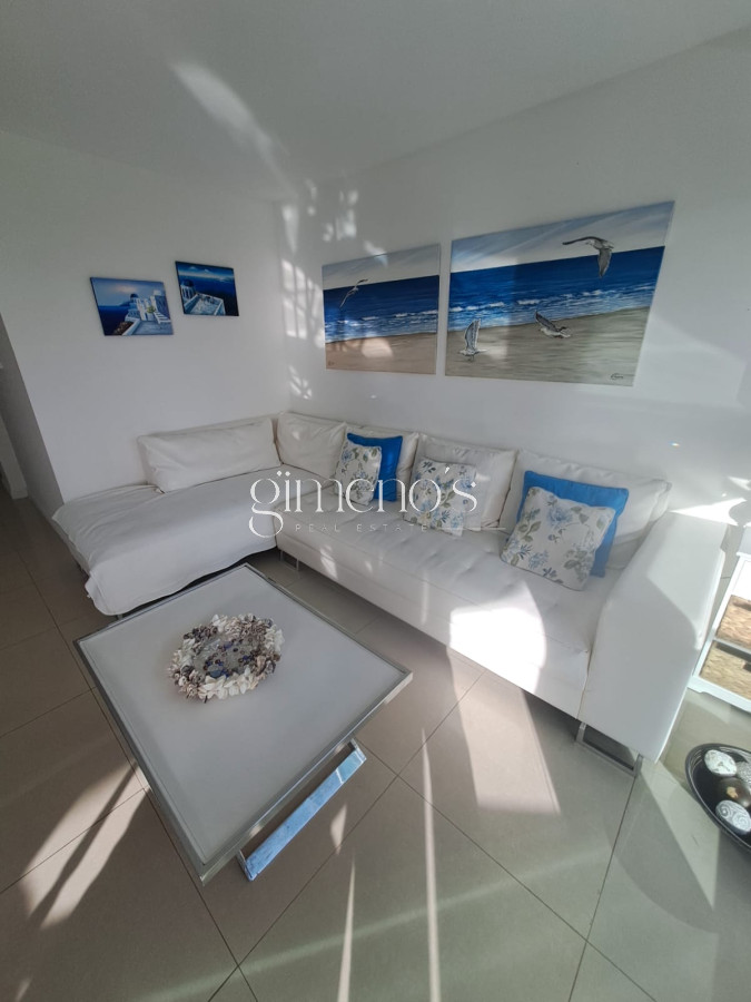 Apartamento ID.913 - Apartamento en Playa Mansa a la venta 3 Dormitorios con vista