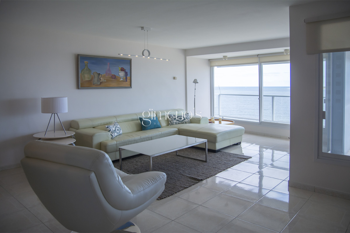 Apartamento ID.1260 - Apartamento de 3 dormitorios en Venta primeras paradas de Playa Mansa 