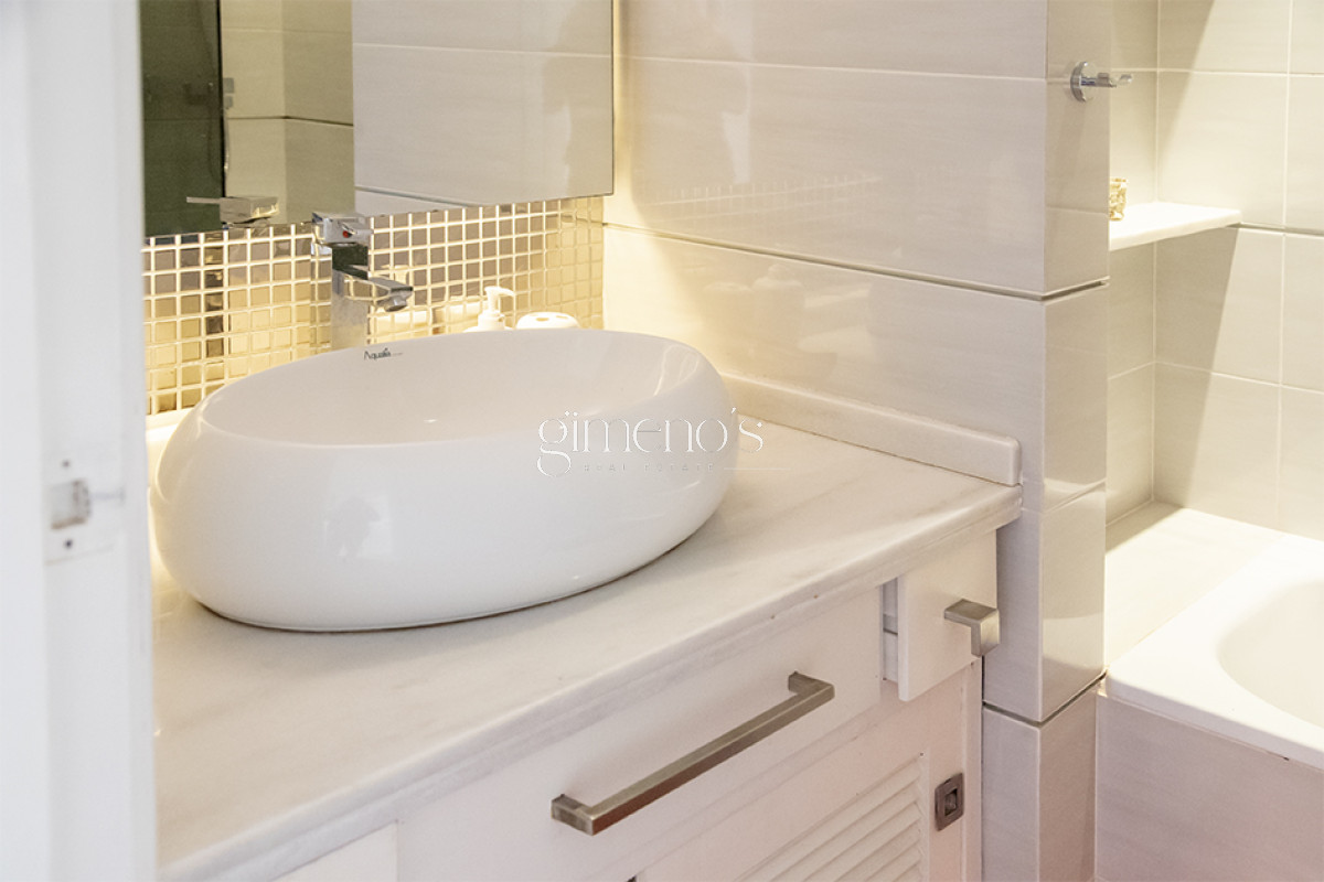 Apartamento ID.675 - Apartamento en Venta 3 Dormitorios en  zona Puerto de Punta del Este.