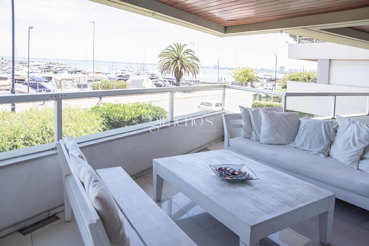 Apartamento ID.675 - Apartamento en Venta 3 Dormitorios en  zona Puerto de Punta del Este.