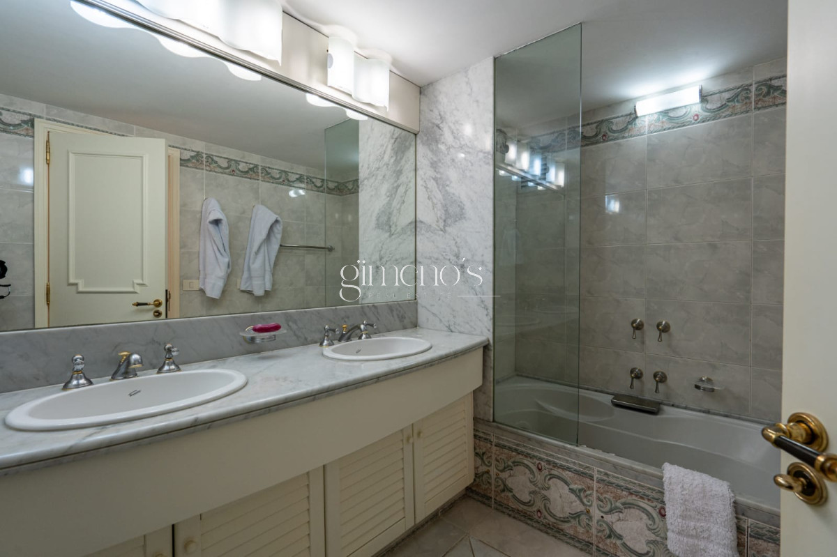 Apartamento ID.1260 - Apartamento de 3 dormitorios en Venta primeras paradas de Playa Mansa 