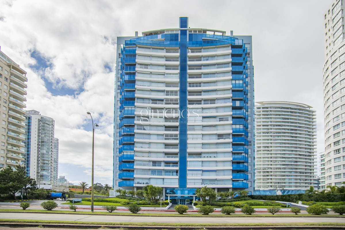 Apartamento ID.1260 - Apartamento de 3 dormitorios en Venta primeras paradas de Playa Mansa 