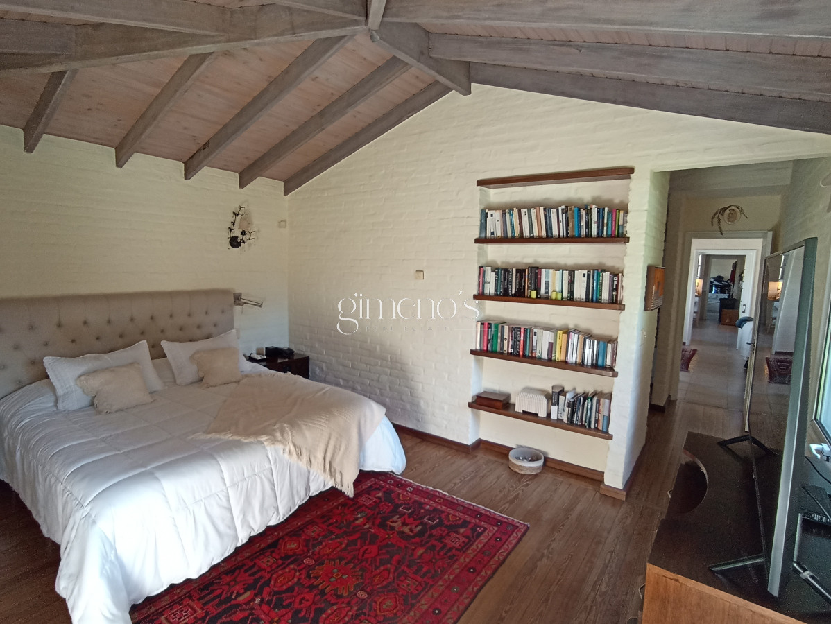 Casa ID.1360 - Casa en Venta de 3 dormitorios en Playa Mansa - Punta del Este