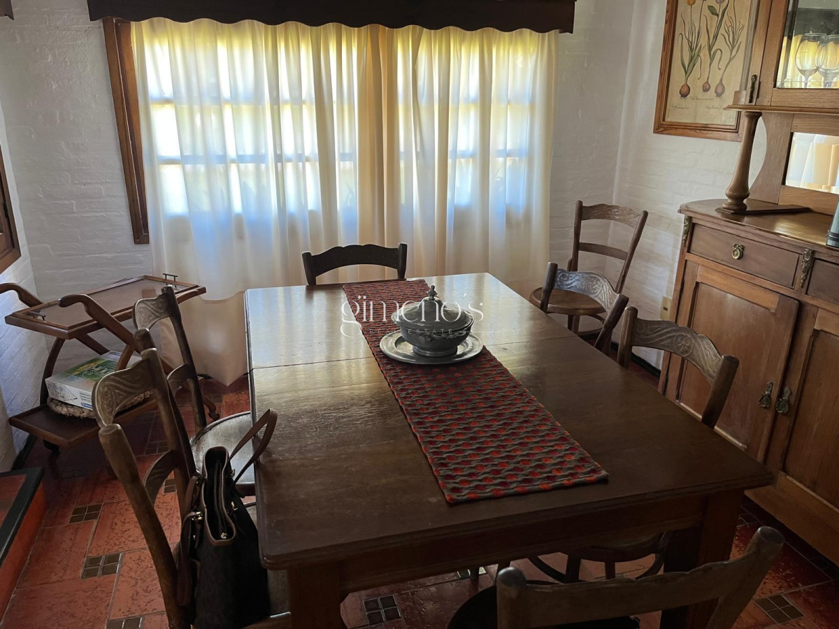 Casa ID.1139 - Hermosa cabaña de 4 dormitorios en venta a metros de Playa Mansa, Punta del Este, Pinares