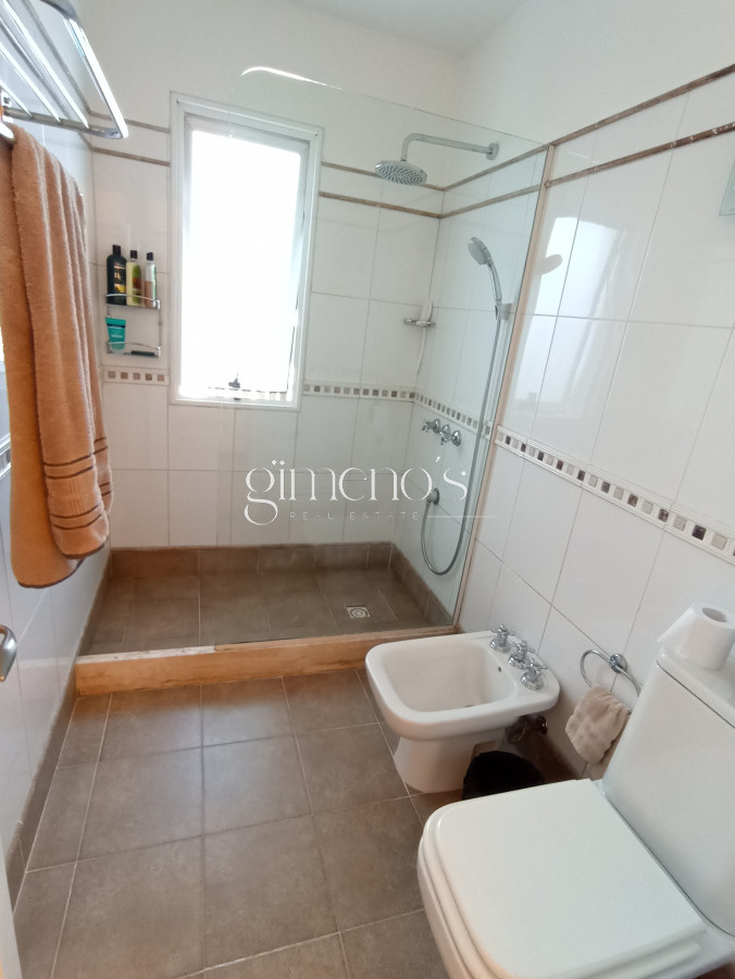 Casa ID.1360 - Casa en Venta de 3 dormitorios en Playa Mansa - Punta del Este