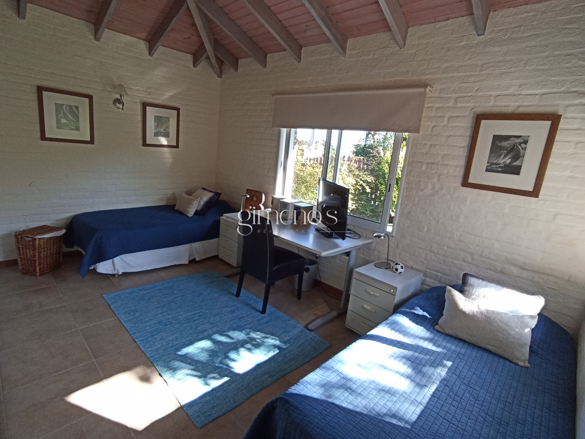 Casa ID.1360 - Casa en Venta de 3 dormitorios en Playa Mansa - Punta del Este
