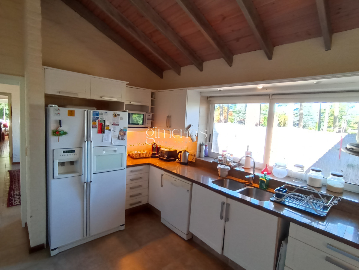 Casa ID.1360 - Casa en Venta de 3 dormitorios en Playa Mansa - Punta del Este