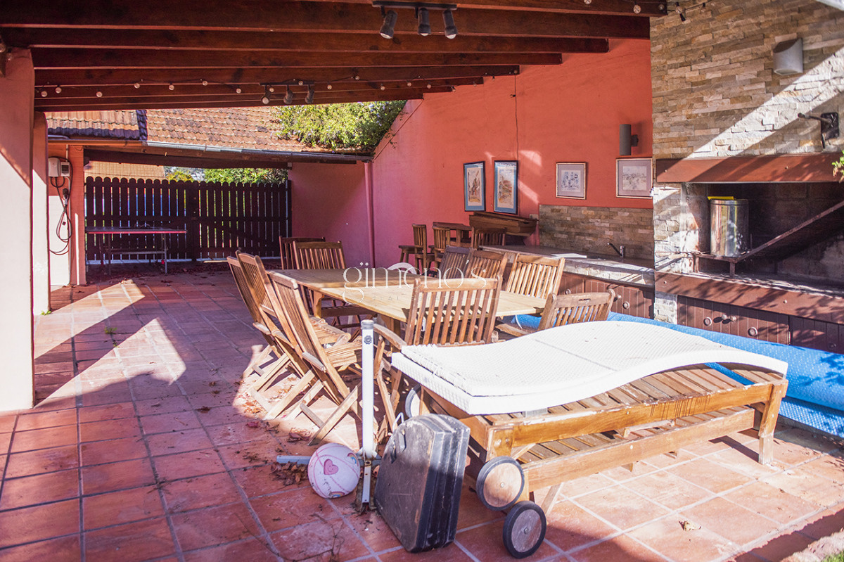 Casa ID.106 - Muy linda casa en venta, zona inmejorable, 3 dormitorios y servicio