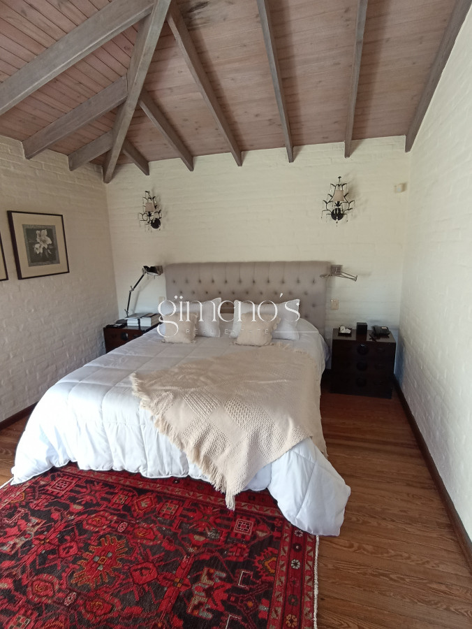 Casa ID.1360 - Casa en Venta de 3 dormitorios en Playa Mansa - Punta del Este