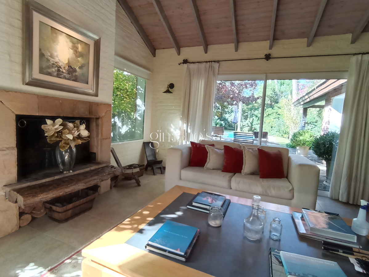 Casa ID.1360 - Casa en Venta de 3 dormitorios en Playa Mansa - Punta del Este