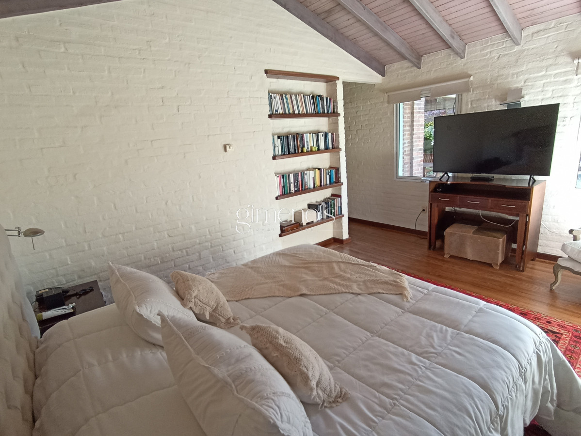 Casa ID.1360 - Casa en Venta de 3 dormitorios en Playa Mansa - Punta del Este