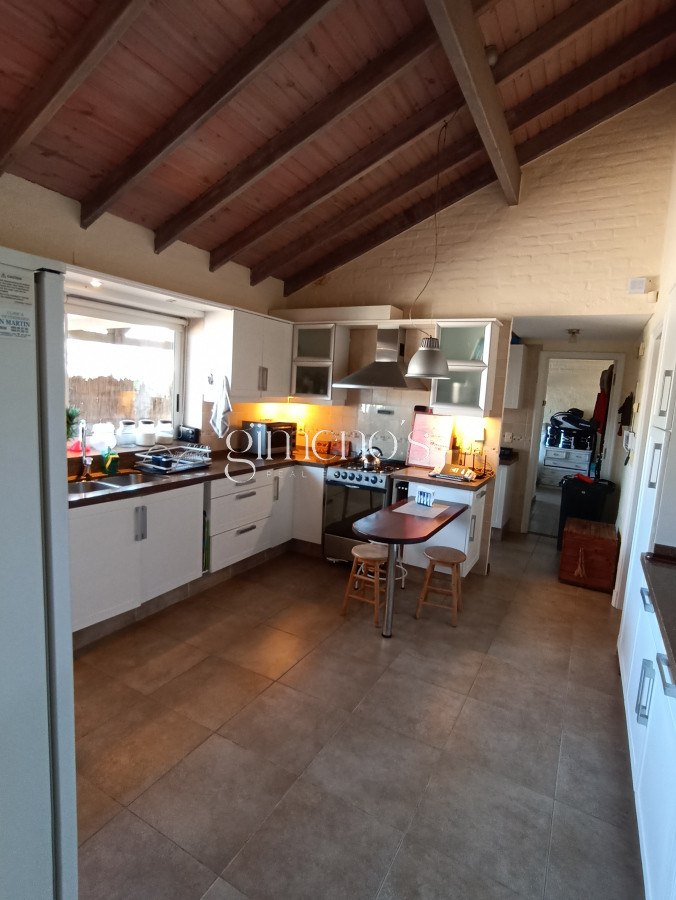 Casa ID.1360 - Casa en Venta de 3 dormitorios en Playa Mansa - Punta del Este