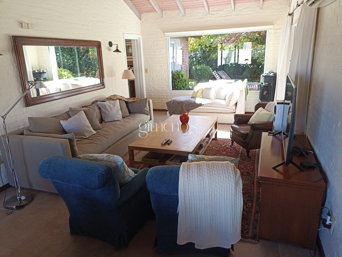 Casa ID.1360 - Casa en Venta de 3 dormitorios en Playa Mansa - Punta del Este