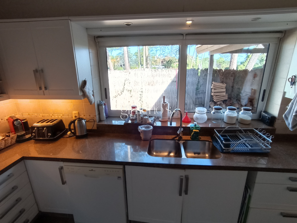 Casa ID.1360 - Casa en Venta de 3 dormitorios en Playa Mansa - Punta del Este