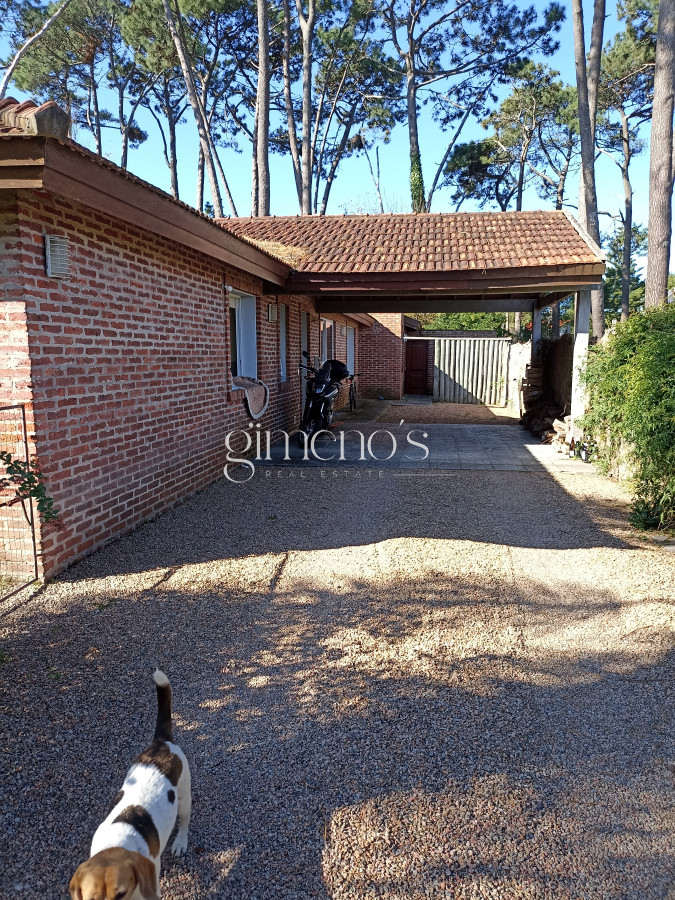 Casa ID.1360 - Casa en Venta de 3 dormitorios en Playa Mansa - Punta del Este