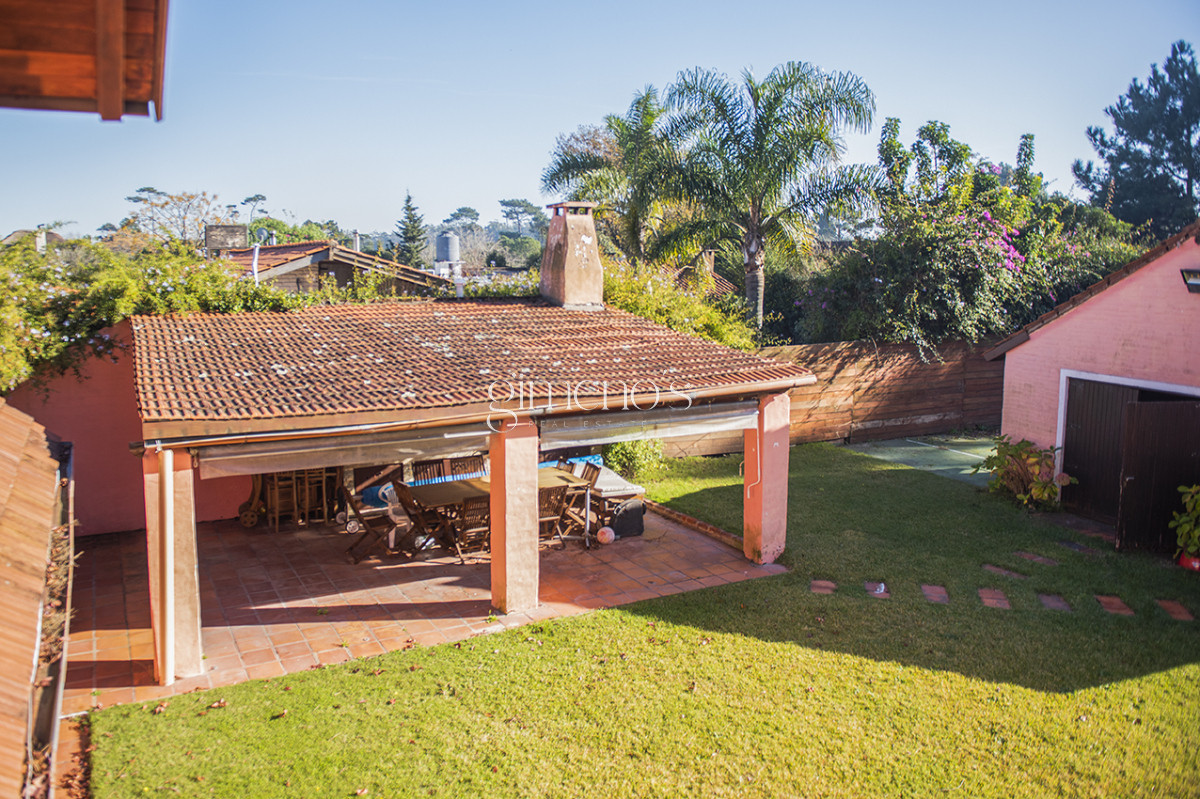 Casa ID.106 - Muy linda casa en venta, zona inmejorable, 3 dormitorios y servicio