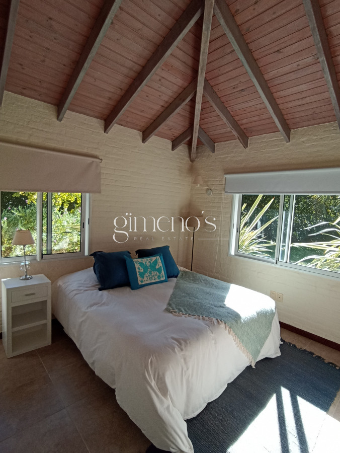 Casa ID.1360 - Casa en Venta de 3 dormitorios en Playa Mansa - Punta del Este