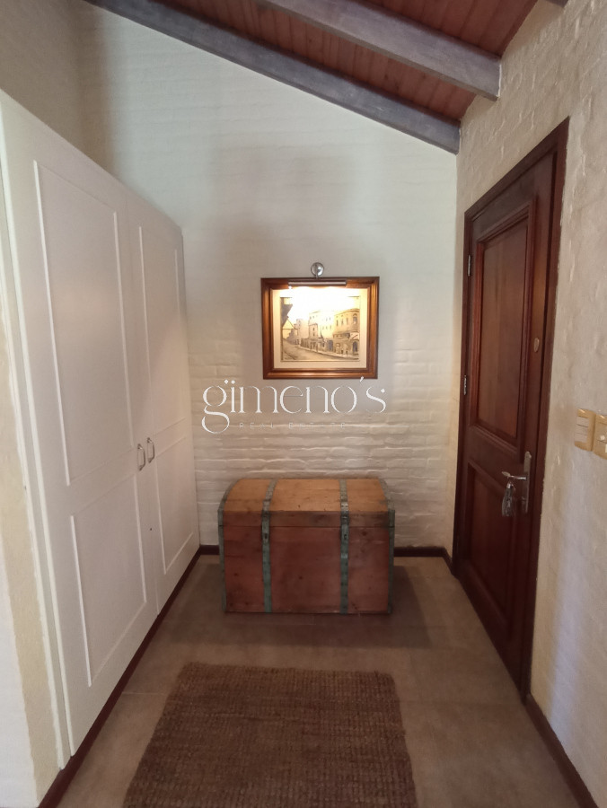 Casa ID.1360 - Casa en Venta de 3 dormitorios en Playa Mansa - Punta del Este