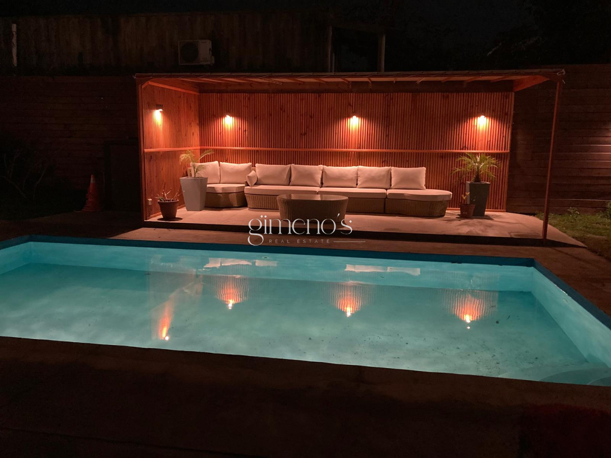 Casa ID.210 - Vende casa de 3 dormitorios, en excelente estado, Pinares, Punta del Este 