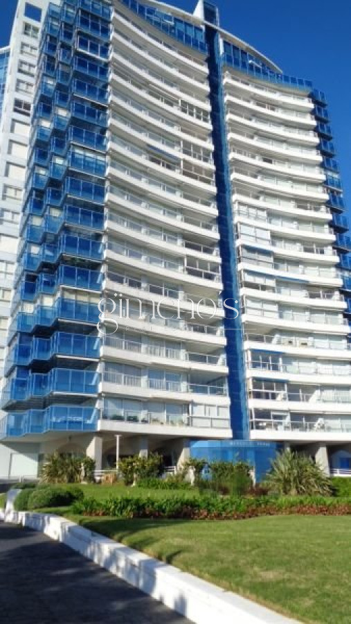 Apartamento ID.1260 - Apartamento de 3 dormitorios en Venta primeras paradas de Playa Mansa 