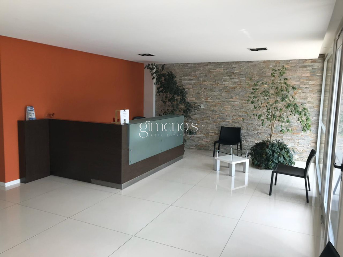 Apartamento ID.1166 - Apartamento en venta de 2 dormitorios en suite en Torre Moon,  Punta del Este