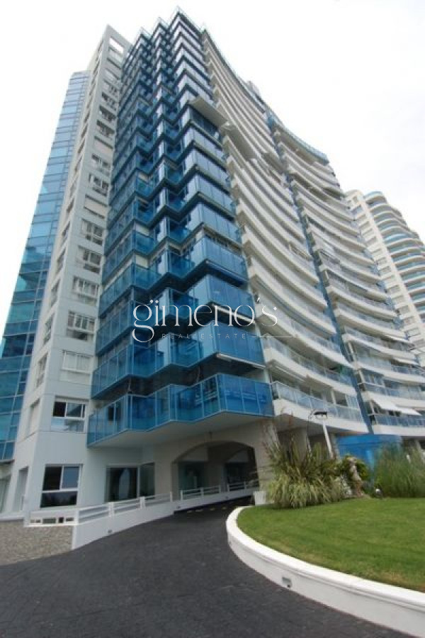 Apartamento ID.1260 - Apartamento de 3 dormitorios en Venta primeras paradas de Playa Mansa 