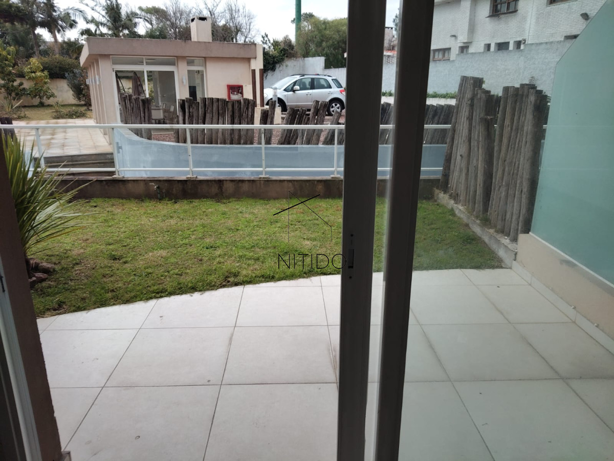 Apartamento ID.55 - Vende apartamento de 1 dormitorio Mansa, Punta del Este.