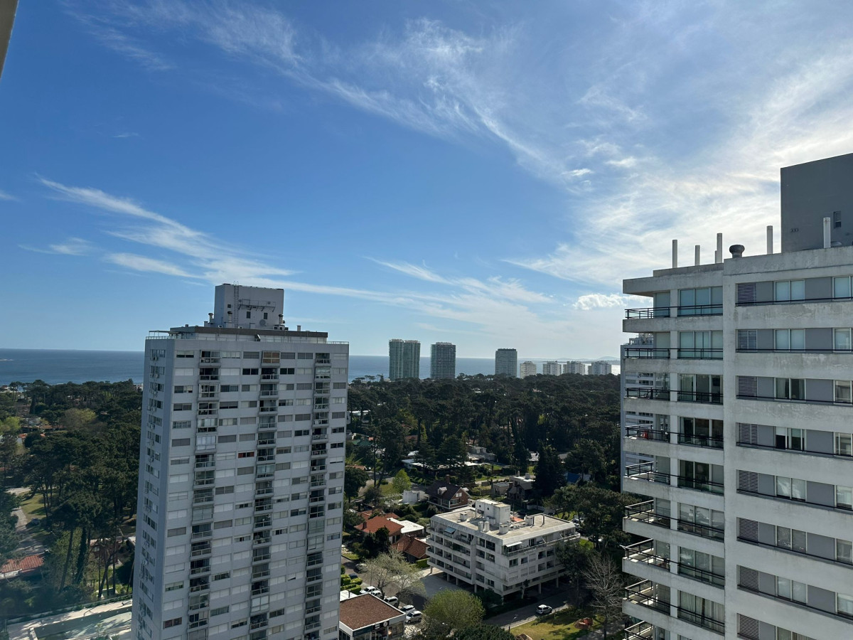 Apartamento ID.162 - Monoambiente en venta en Torre Bellagio, piso alto . Torre nueva con amenities. Punta del Este