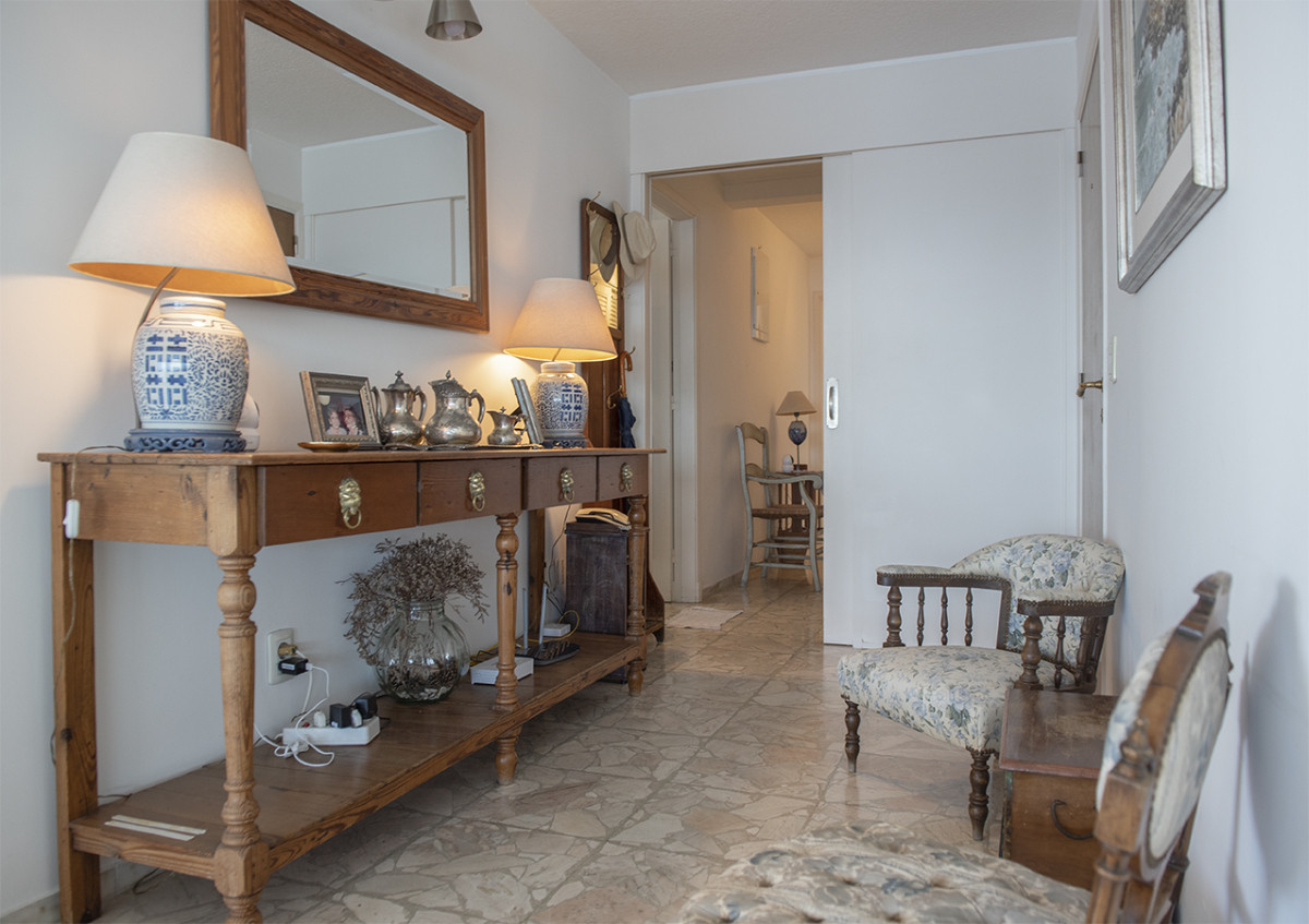 Apartamento ID.425 - Vende Apartamento  de 4 dormitorios en playa de Mansa, Punta del Este a pasos del mar!