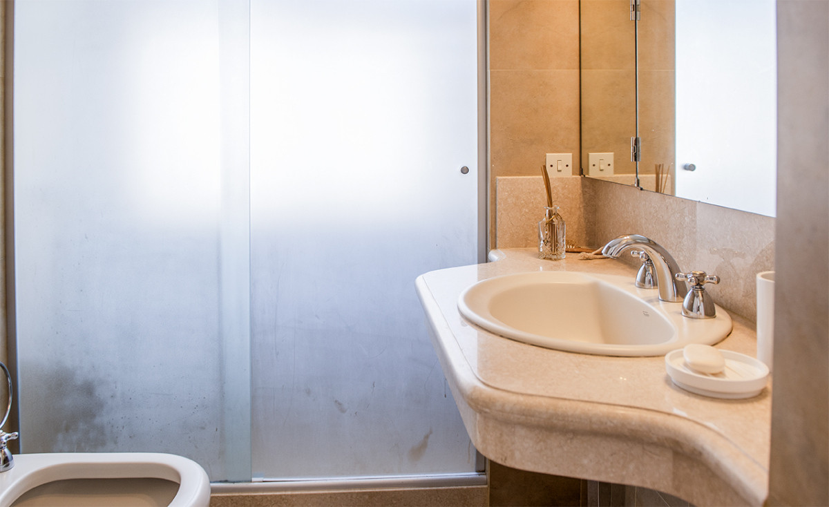 Apartamento ID.425 - Vende Apartamento  de 4 dormitorios en playa de Mansa, Punta del Este a pasos del mar!