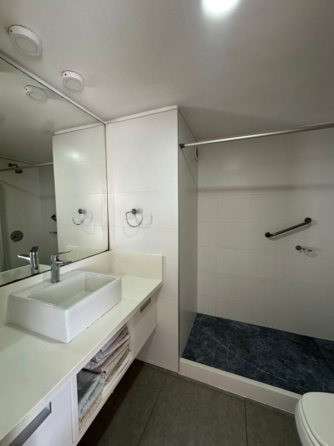 Apartamento ID.162 - Monoambiente en venta en Torre Bellagio, piso alto . Torre nueva con amenities. Punta del Este