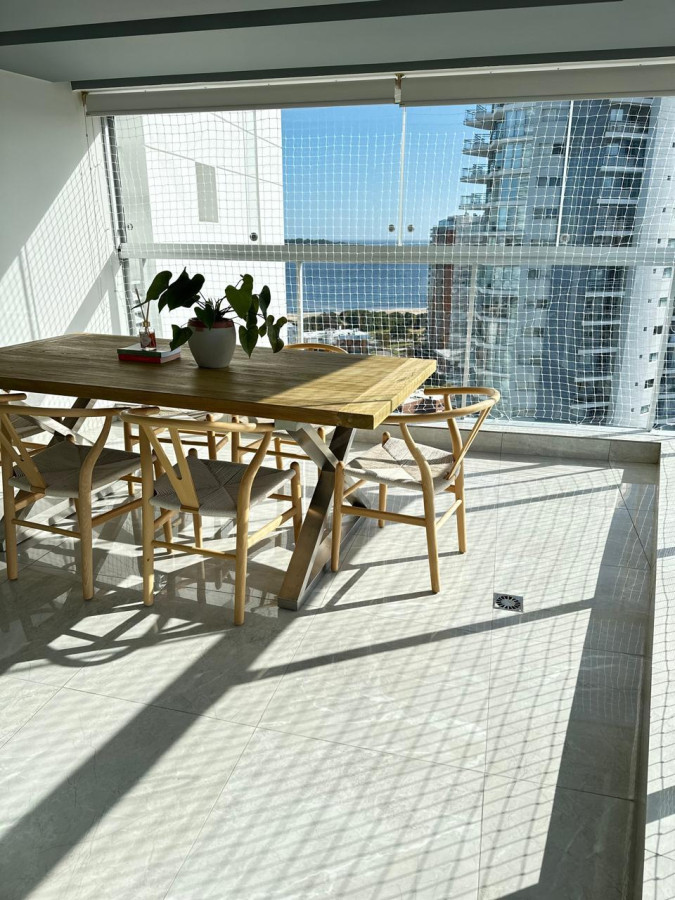 Apartamento ID.224 - EDIFICIO MIAMI BOULEVARD II, UNIDAD LATERAL EN VENTA, 2 DORMITORIOS, PLAYA MANSA, PARRILLERO EN BALCÒN