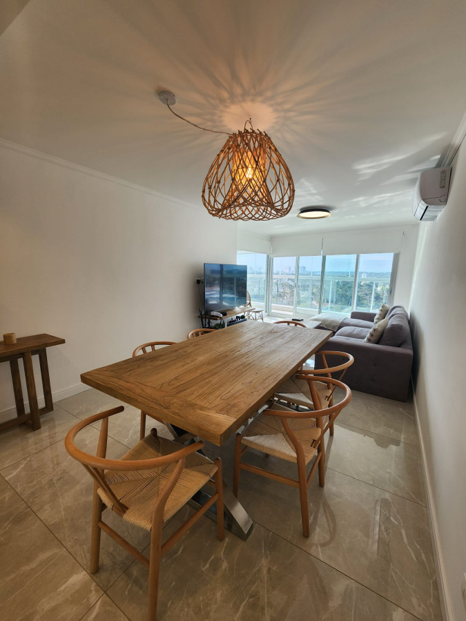 Apartamento ID.224 - EDIFICIO MIAMI BOULEVARD II, UNIDAD LATERAL EN VENTA, 2 DORMITORIOS, PLAYA MANSA, PARRILLERO EN BALCÒN
