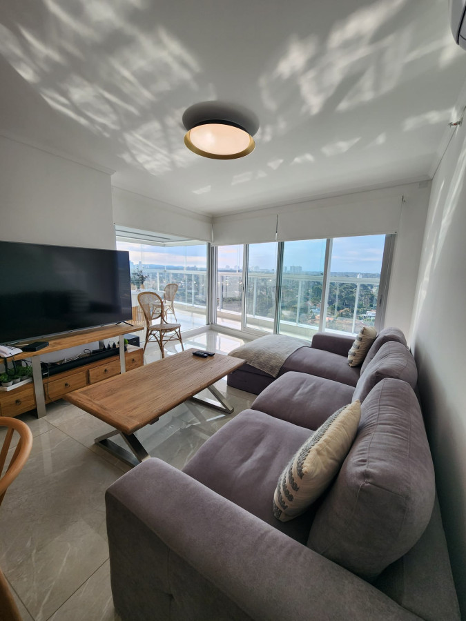 Apartamento ID.224 - EDIFICIO MIAMI BOULEVARD II, UNIDAD LATERAL EN VENTA, 2 DORMITORIOS, PLAYA MANSA, PARRILLERO EN BALCÒN