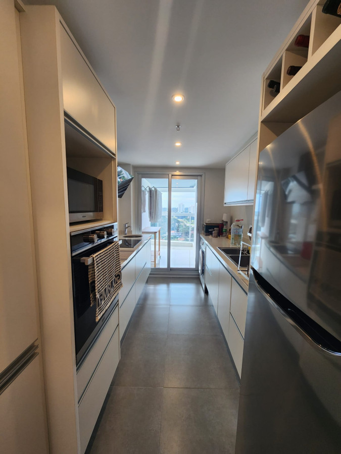 Apartamento ID.224 - EDIFICIO MIAMI BOULEVARD II, UNIDAD LATERAL EN VENTA, 2 DORMITORIOS, PLAYA MANSA, PARRILLERO EN BALCÒN