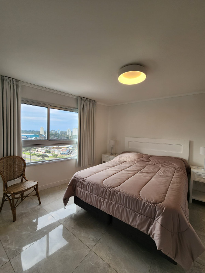 Apartamento ID.224 - EDIFICIO MIAMI BOULEVARD II, UNIDAD LATERAL EN VENTA, 2 DORMITORIOS, PLAYA MANSA, PARRILLERO EN BALCÒN