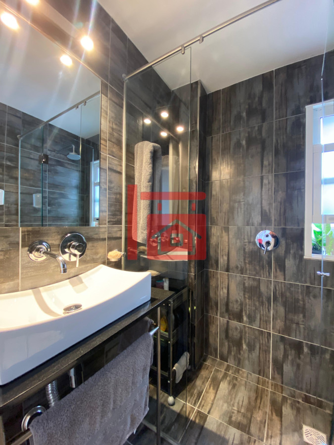 Apartamento ID.130 - Vende apartamento con vista al mar de 3 dormitorios, Punta del Este